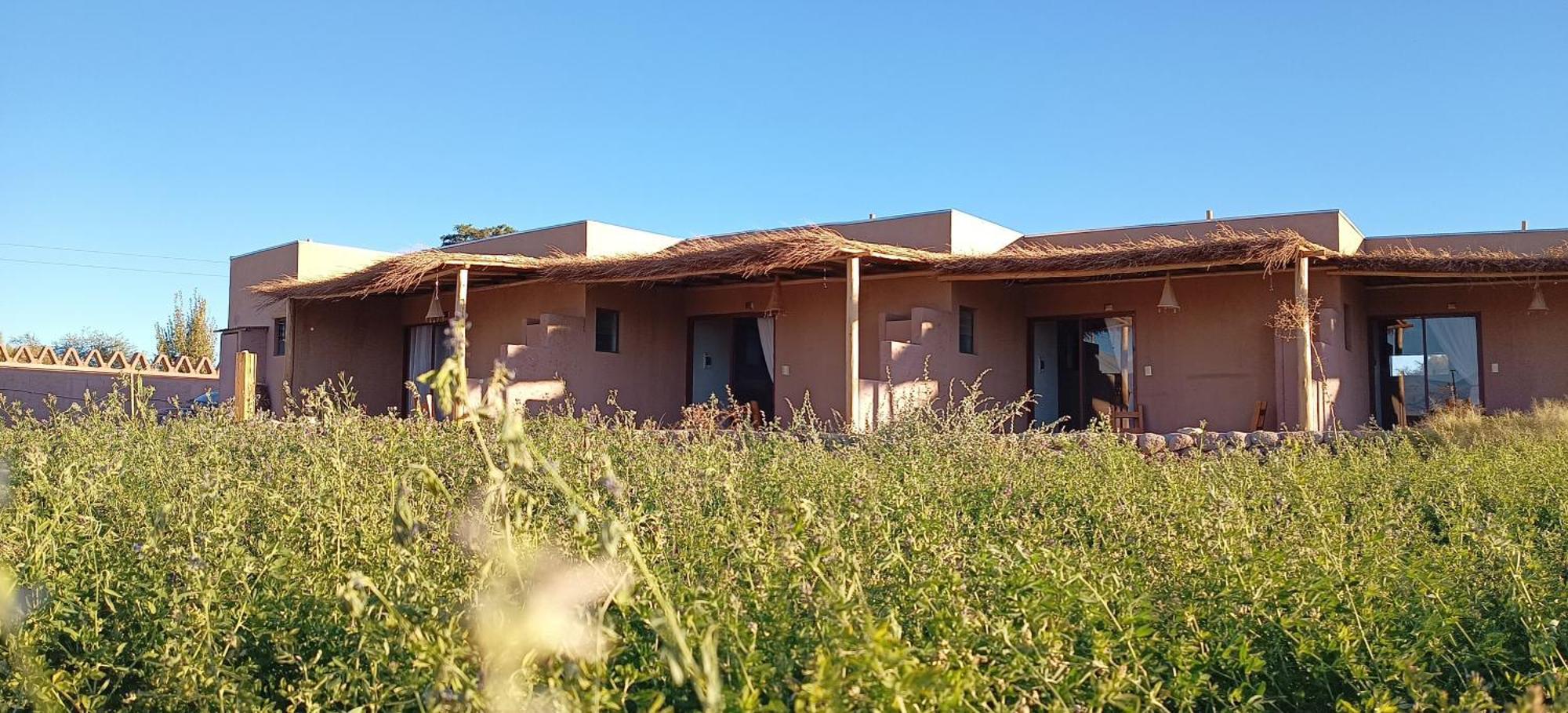 Tiunur Lodge Solor Exterior foto
